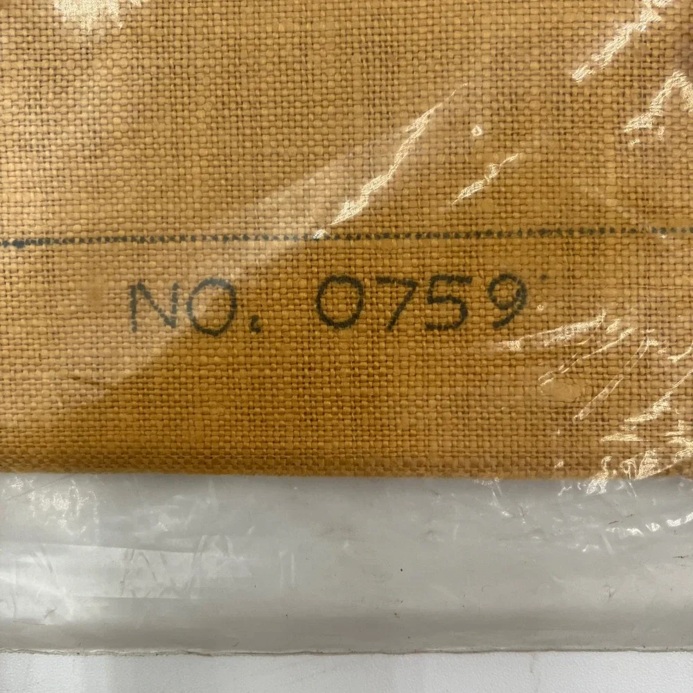 Vintage Paragon Columbine Pillow Crewel Embroidery Kit 0759 Gold Linen 1973 NEW